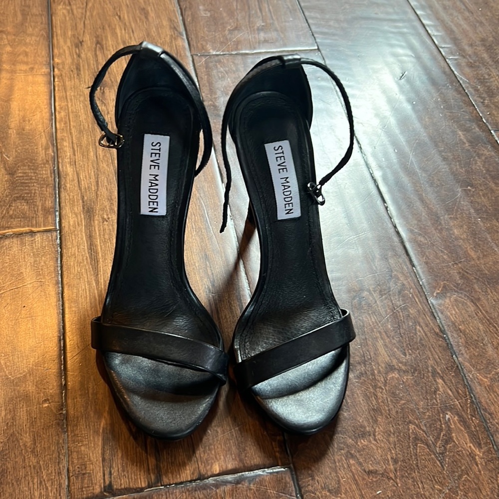 Steve Madden black open toed heels